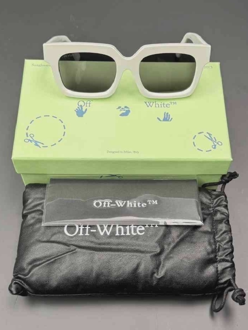 Off-White Rectangular White Frame Sunglasses with Black Lenses - Picture 2 of 6